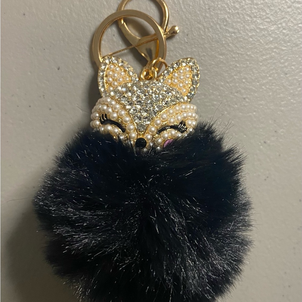 NWOT Fashion Culture Foxy Pom Pom Key Chain Purse Charm - Picture 3 of 3